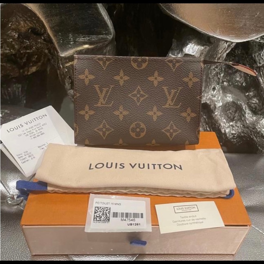 Louis Vuitton Toiletry 15